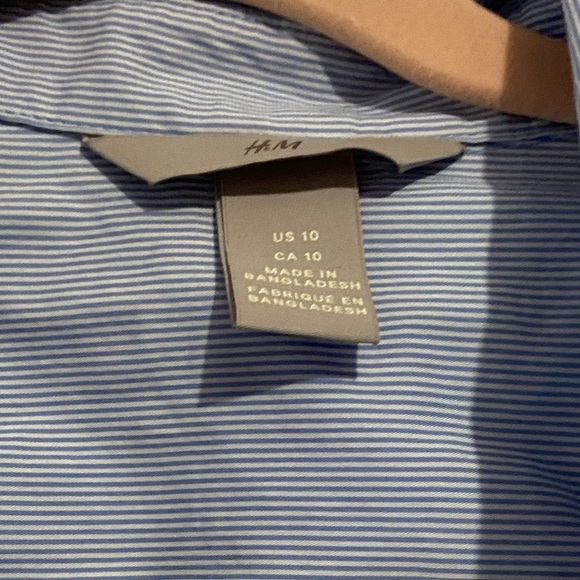 H&M Light Blue Button Down Dress Shirt Size 10 - Picture 2 of 3